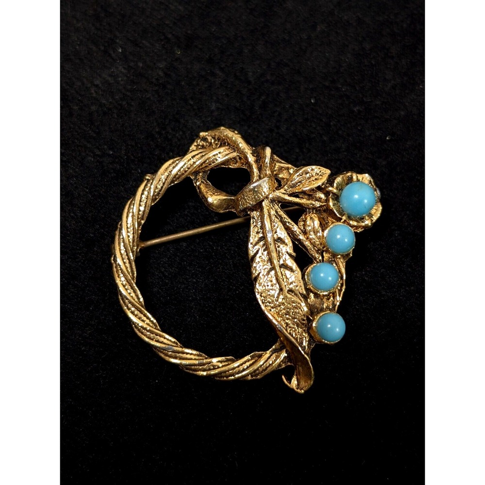 Vintage Gold Tone Wreath Feather Blue Bead Cabochon Round Western‎ Brooch Pin